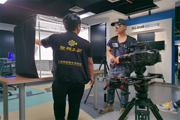 拍攝企業(yè)宣傳片需要哪些人員？——企業(yè)策劃視角下的完整團(tuán)隊(duì)配置指南